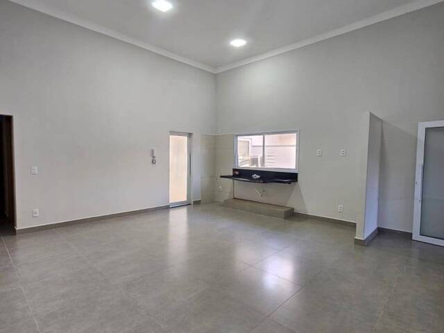 Casa para Venda em Agudos - 4
