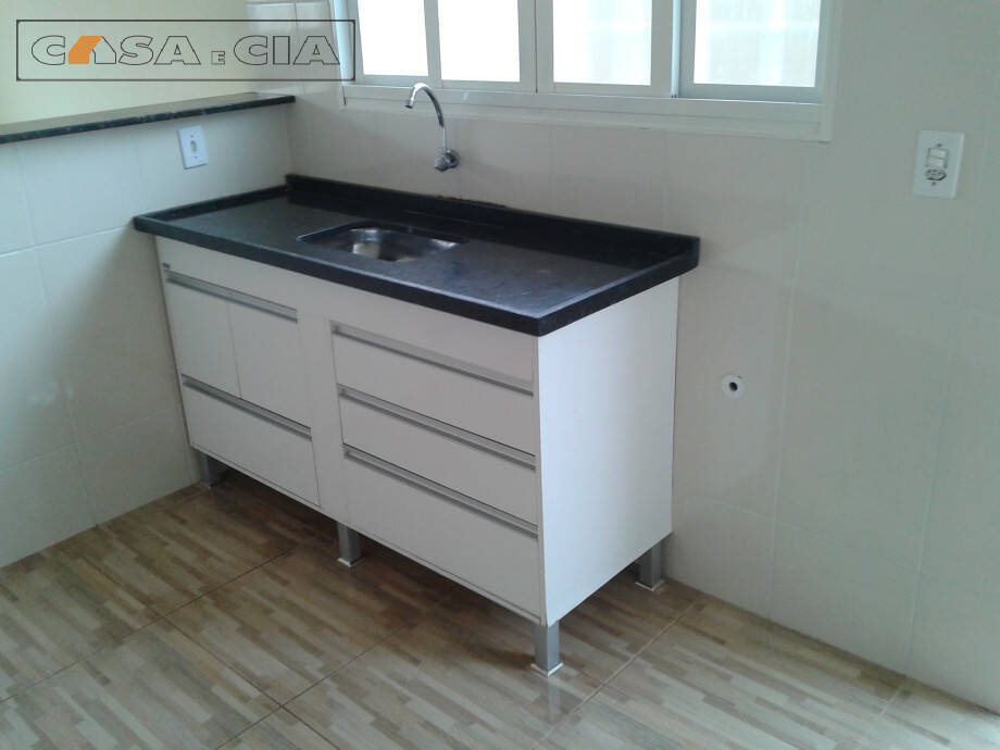 Casa à venda com 4 quartos, 90m² - Foto 4