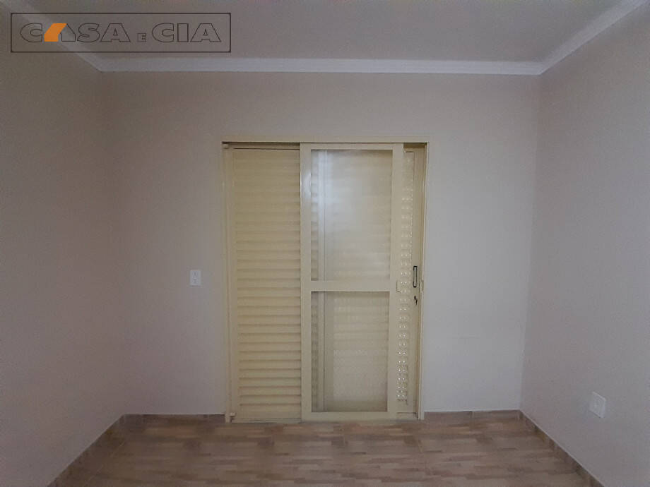 Casa à venda com 4 quartos, 90m² - Foto 14
