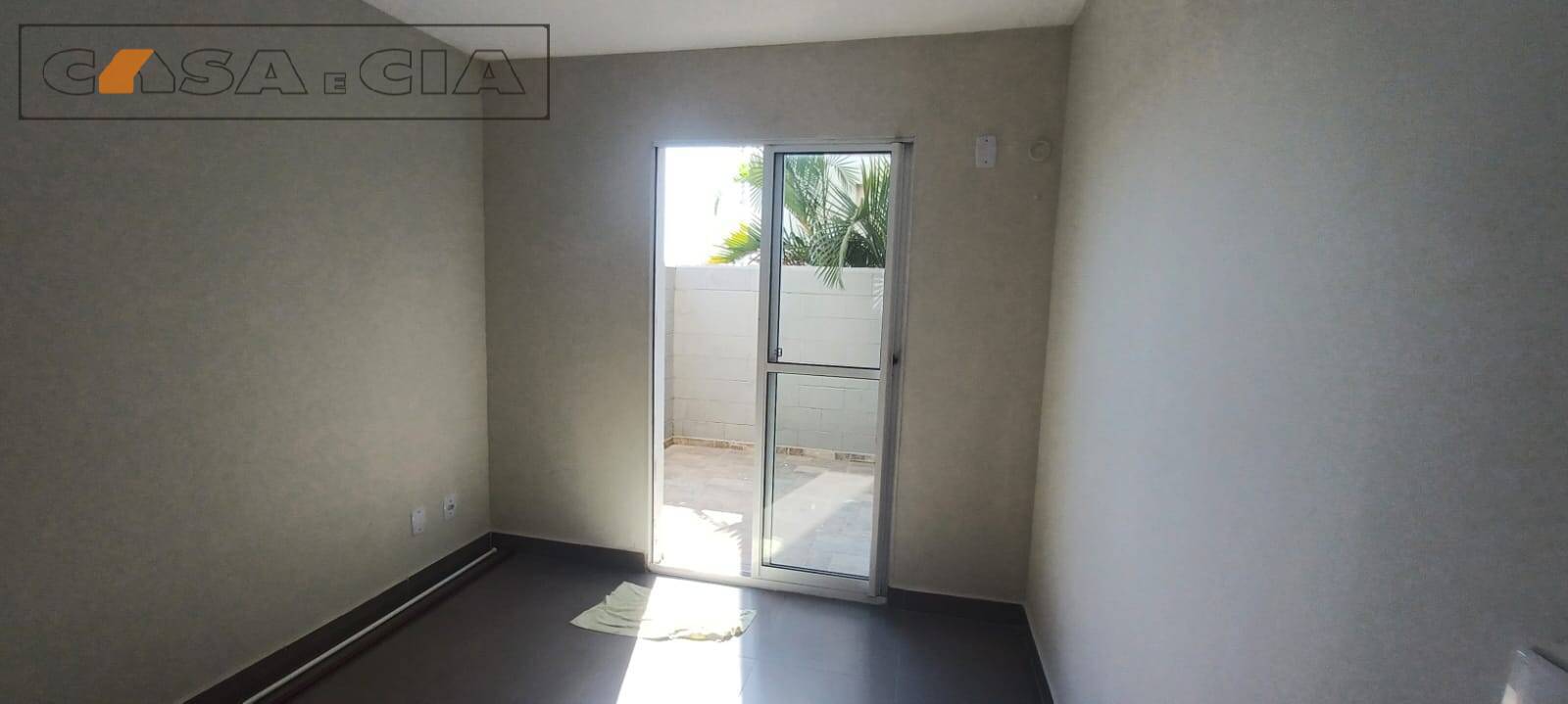 Apartamento à venda com 2 quartos, 45m² - Foto 1